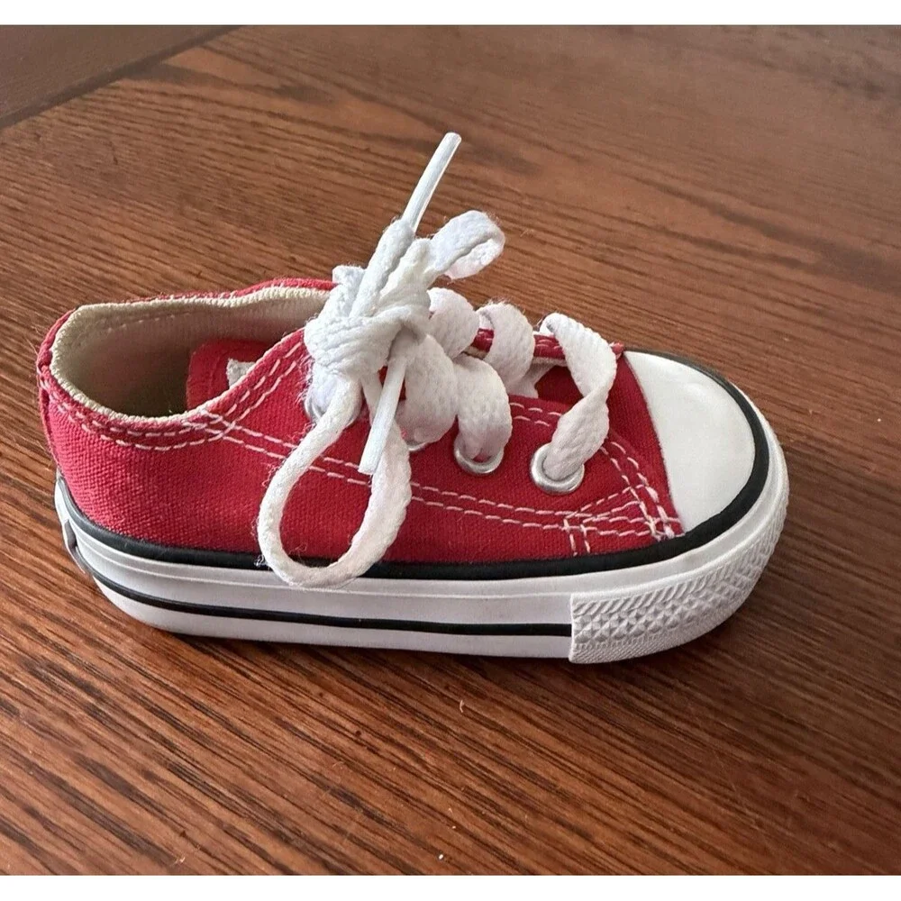 Converse Kids' Chuck Taylor All Star Low Top, Red, 2 Baby Shoes MINT